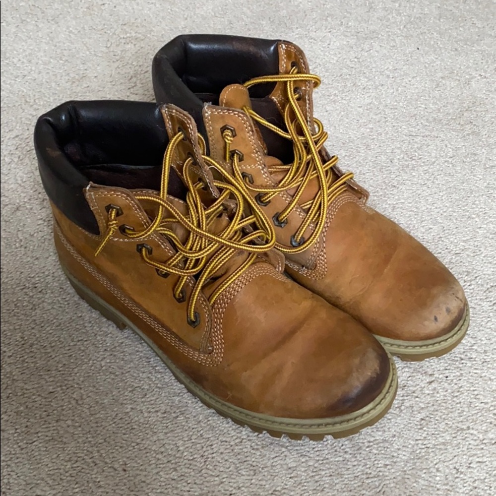Roots boots size 38